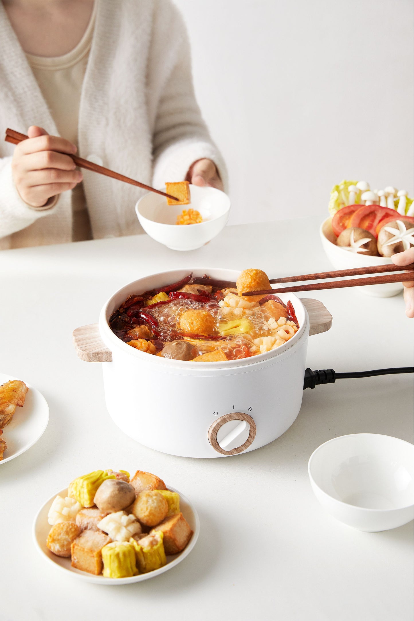 CURA PLUS Multipurpose Electric Cooker | 1.5L Non-Stick Skillet Pot with Steamer | 600W | Auto Thermostat & Temperature Control | Stainless Steel Body | Ceramic Coating | Tempered Glass Lid | Ideal for Noodles, Frying, Boiling | fulfilled by Acquaso
