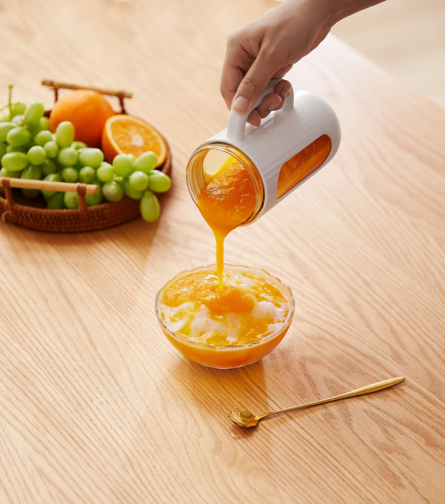 KIRA Portable USB Juicer | 400ml Personal Blender with 10 Stainless Steel Blades | 18,000 RPM | Rechargeable Battery (1500mAh) | Quiet Operation | Easy to Clean | Travel, Gym, Office, Kitchen | Fulfilled by Acquaso